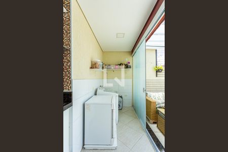 Apartamento à venda com 143m², 2 quartos e 2 vagas Apartamento à venda com 143m², 2 quartos e 2 vagasÁrea de Serviço - Cobertura