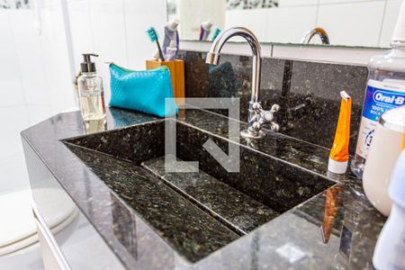 Apartamento à venda com 143m², 2 quartos e 2 vagas Apartamento à venda com 143m², 2 quartos e 2 vagasDetalhe do Banheiro da Suite