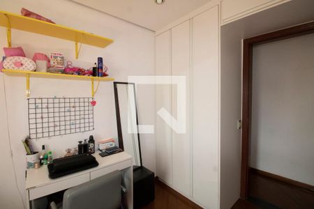 Apartamento à venda com 240m², 4 quartos e 2 vagas Apartamento à venda com 240m², 4 quartos e 2 vagasQuarto 3