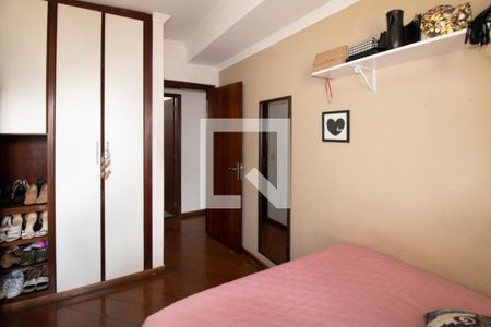 Apartamento à venda com 240m², 4 quartos e 2 vagas Apartamento à venda com 240m², 4 quartos e 2 vagasQuarto 2