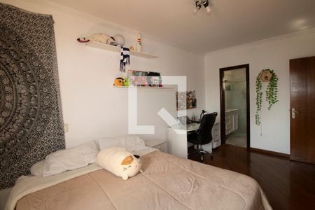 Apartamento à venda com 240m², 4 quartos e 2 vagas Apartamento à venda com 240m², 4 quartos e 2 vagasQuarto 4