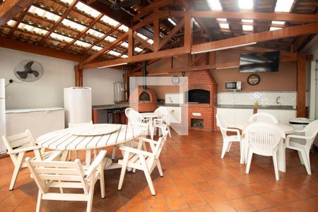 Apartamento à venda com 240m², 4 quartos e 2 vagas Apartamento à venda com 240m², 4 quartos e 2 vagasChurrasqueira