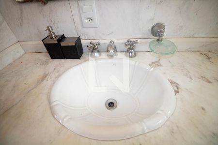 Apartamento à venda com 240m², 4 quartos e 2 vagas Apartamento à venda com 240m², 4 quartos e 2 vagasSuite Quarto 4