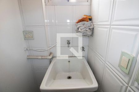 Apartamento à venda com 240m², 4 quartos e 2 vagas Apartamento à venda com 240m², 4 quartos e 2 vagasÁrea de Serviço