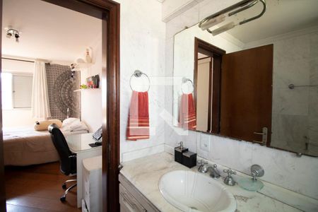 Apartamento à venda com 240m², 4 quartos e 2 vagas Apartamento à venda com 240m², 4 quartos e 2 vagasSuite Quarto 4