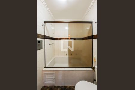 Casa à venda com 211m², 2 quartos e 3 vagasBanheiro da Suíte 1