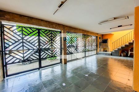 Casa à venda com 211m², 2 quartos e 3 vagasGaragem