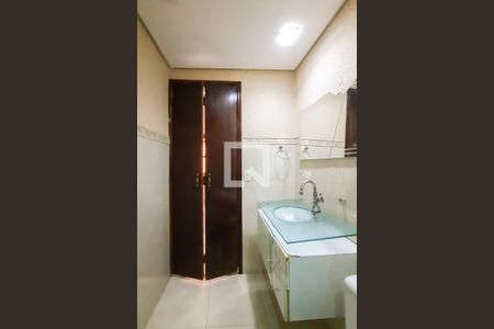 Casa à venda com 211m², 2 quartos e 3 vagasBanheiro da Suíte 2