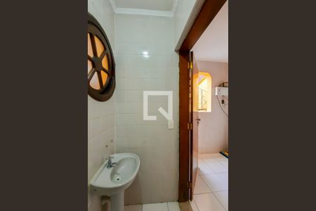 Casa à venda com 211m², 2 quartos e 3 vagasBanheiro de Serviço