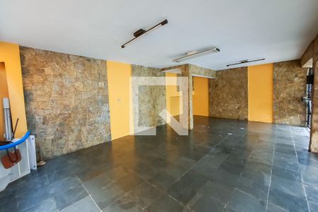 Casa à venda com 211m², 2 quartos e 3 vagasGaragem