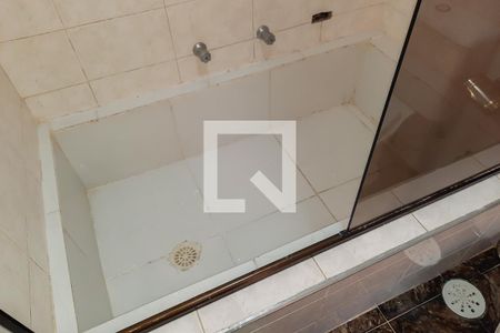 Casa à venda com 211m², 2 quartos e 3 vagasBanheiro da Suíte 1