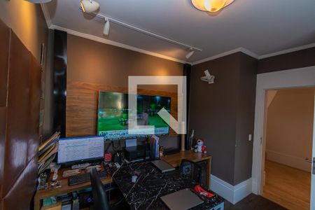 Casa de condomínio à venda com 439m², 4 quartos e 4 vagas Casa de condomínio à venda com 439m², 4 quartos e 4 vagasSala de TV/Escritório