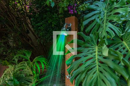 Casa de condomínio à venda com 439m², 4 quartos e 4 vagas Casa de condomínio à venda com 439m², 4 quartos e 4 vagasChuveiro Piscina