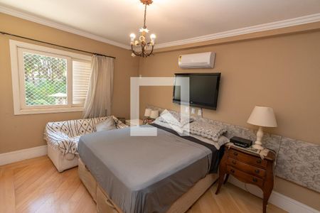 Casa de condomínio à venda com 439m², 4 quartos e 4 vagas Casa de condomínio à venda com 439m², 4 quartos e 4 vagasSuite 2