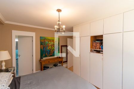 Casa de condomínio à venda com 439m², 4 quartos e 4 vagas Casa de condomínio à venda com 439m², 4 quartos e 4 vagasSuite 2