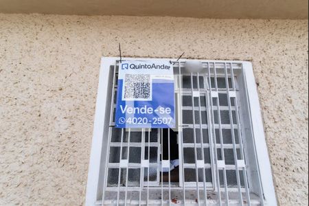 Casa à venda com 105m², 2 quartos e 1 vaga Casa à venda com 105m², 2 quartos e 1 vagaFachada