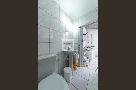 Casa à venda com 105m², 2 quartos e 1 vaga Casa à venda com 105m², 2 quartos e 1 vagaBanheiro