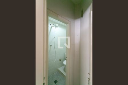 Apartamento à venda com 100m², 2 quartos e sem vaga Apartamento à venda com 100m², 2 quartos e sem vagaBanheiro de serviço