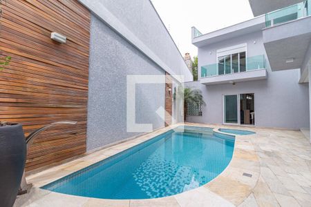 Casa à venda com 550m², 4 quartos e 4 vagasPiscina