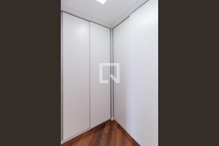 Casa à venda com 550m², 4 quartos e 4 vagasCloset