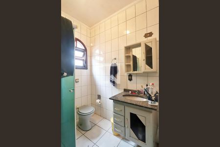 Casa à venda com 150m², 4 quartos e 4 vagasBanheiro 2