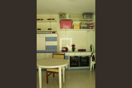 Casa à venda com 243m², 3 quartos e 2 vagasQuarto de Serviço