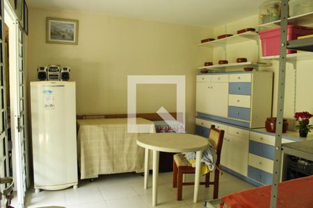 Casa à venda com 243m², 3 quartos e 2 vagasQuarto de Serviço