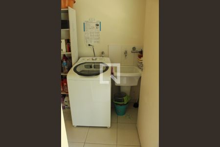 Casa à venda com 243m², 3 quartos e 2 vagasÁrea de Serviço