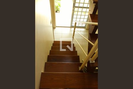 Casa à venda com 243m², 3 quartos e 2 vagasEscada