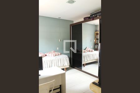 Casa à venda com 243m², 3 quartos e 2 vagasSuíte 2