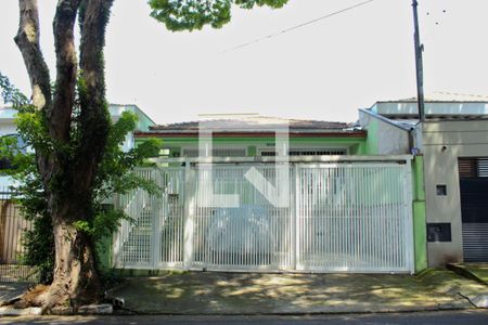 Casa à venda com 243m², 3 quartos e 2 vagasFachada