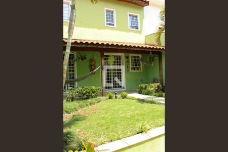 Casa à venda com 243m², 3 quartos e 2 vagasQuintal