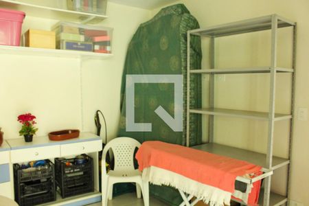 Casa à venda com 243m², 3 quartos e 2 vagasQuarto de Serviço