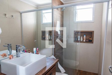 Apartamento à venda com 72m², 2 quartos e 2 vagas Apartamento à venda com 72m², 2 quartos e 2 vagasBanheiro da suíte