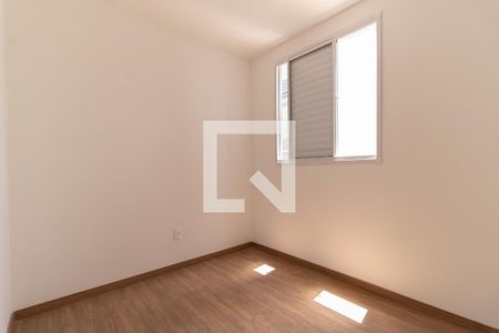 Quarto 2 de apartamento para alugar com 2 quartos, 43m² em Jardim Maria Estela, São Paulo