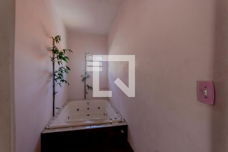 Casa à venda com 200m², 3 quartos e 3 vagasBanheiro da Suíte
