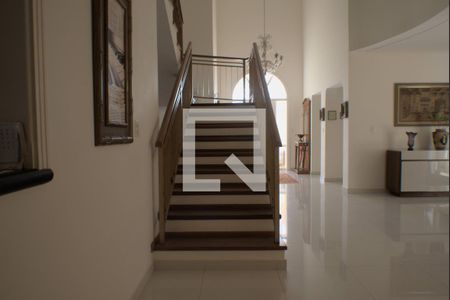 Casa de condomínio à venda com 420m², 5 quartos e 4 vagas Casa de condomínio à venda com 420m², 5 quartos e 4 vagasEscada