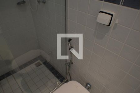 Casa de condomínio à venda com 420m², 5 quartos e 4 vagas Casa de condomínio à venda com 420m², 5 quartos e 4 vagasBanheiro do Quintal