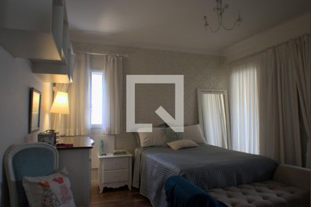 Casa de condomínio à venda com 420m², 5 quartos e 4 vagas Casa de condomínio à venda com 420m², 5 quartos e 4 vagasSuíte 3