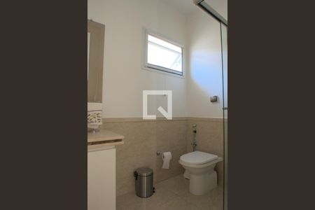 Casa de condomínio à venda com 420m², 5 quartos e 4 vagas Casa de condomínio à venda com 420m², 5 quartos e 4 vagasBanheiro Social