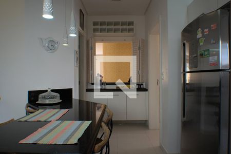 Casa de condomínio à venda com 420m², 5 quartos e 4 vagas Casa de condomínio à venda com 420m², 5 quartos e 4 vagasCozinha