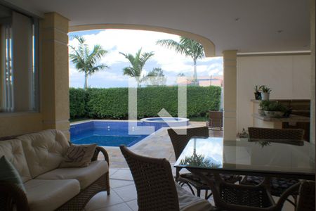 Casa de condomínio à venda com 420m², 5 quartos e 4 vagas Casa de condomínio à venda com 420m², 5 quartos e 4 vagasQuintal