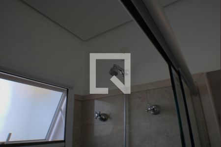 Casa de condomínio à venda com 420m², 5 quartos e 4 vagas Casa de condomínio à venda com 420m², 5 quartos e 4 vagasBanheiro da Suíte master