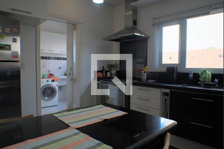 Casa de condomínio à venda com 420m², 5 quartos e 4 vagas Casa de condomínio à venda com 420m², 5 quartos e 4 vagasCozinha