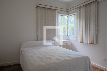 Casa de condomínio à venda com 420m², 5 quartos e 4 vagas Casa de condomínio à venda com 420m², 5 quartos e 4 vagasQuarto 1 - 1° andar