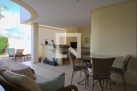 Casa de condomínio à venda com 420m², 5 quartos e 4 vagas Casa de condomínio à venda com 420m², 5 quartos e 4 vagasQuintal