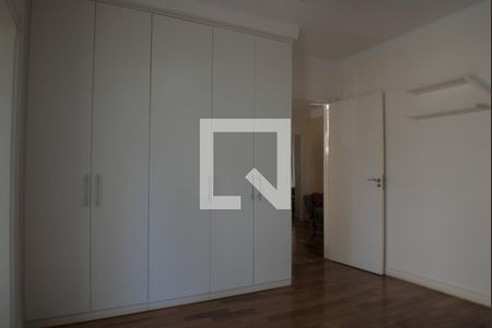 Casa de condomínio à venda com 420m², 5 quartos e 4 vagas Casa de condomínio à venda com 420m², 5 quartos e 4 vagasSuíte 1