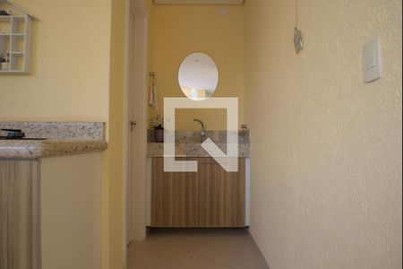 Casa de condomínio à venda com 420m², 5 quartos e 4 vagas Casa de condomínio à venda com 420m², 5 quartos e 4 vagasBanheiro do Quintal