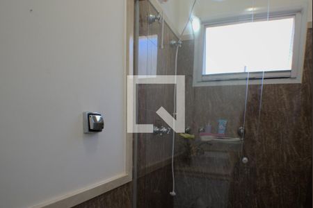 Casa de condomínio à venda com 420m², 5 quartos e 4 vagas Casa de condomínio à venda com 420m², 5 quartos e 4 vagasBanheiro da Suíte 2