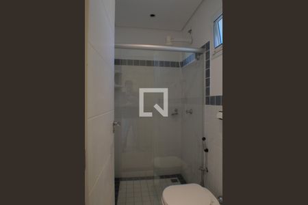 Casa de condomínio à venda com 420m², 5 quartos e 4 vagas Casa de condomínio à venda com 420m², 5 quartos e 4 vagasBanheiro do Quintal